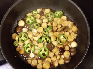 12、酱汁杏鲍菇,大火翻炒