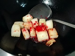 12、玫瑰腐乳冬瓜,腐乳汁下锅炒匀上色