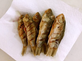 18、香煎鲫鱼,香煎鲫鱼出锅了~