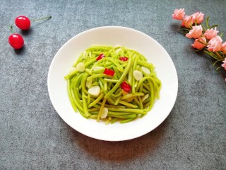 15、清炒茼蒿杆,成品。