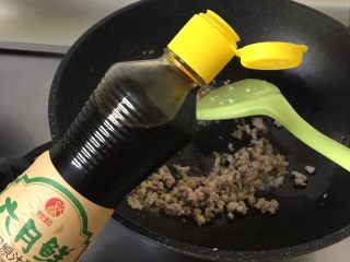 11、豆腐肉末蒸蛋,放1.5汤匙生抽