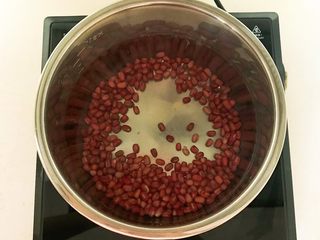 9、祛湿养生粥  赤豆甘薯糯米粥,加入红豆