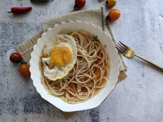 18、冰爽酸辣意面,成品