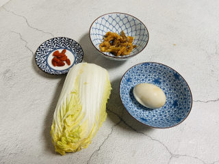 1、高汤娃娃菜,准备好食材