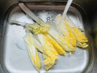 6、高汤娃娃菜,清洗干净