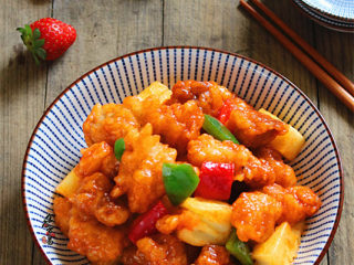 14、菠萝咕噜肉,菠萝咕咾肉，酸甜适中，香酥可口，孩子爱吃，老人更爱吃。