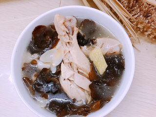 14、木耳炖鸡腿,非常清淡