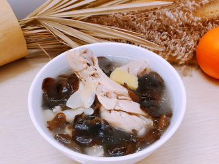 15、木耳炖鸡腿,可以食用啦～～