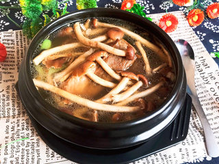 18、茶树菇排骨汤,茶树菇排骨汤可以吃了~