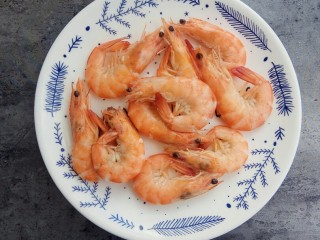 7、宝宝辅食～鲜虾松,煮熟后捞出