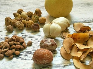 3、#一碗汤#清燥润肺汤,准备好所有材料