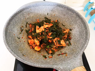 22、韩国海带汤,翻炒均匀