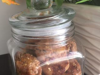 12、核桃枣酥,饼干罐