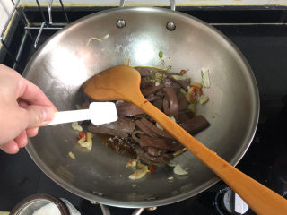 17、韭菜炒鸭血➕落红不是无情物,半茶匙白糖