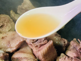 11、茶树菇炖鸡汤,加料酒炝炒