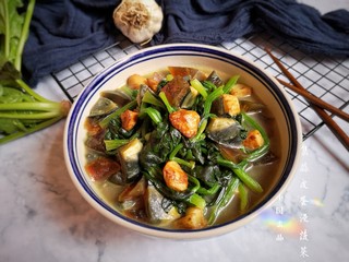 15、焦蒜皮蛋浸菠菜,成品。