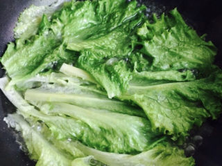 9、蒜泥生菜,大火焯烫10秒即可