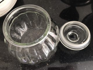 5、快手腌黄瓜～青脆爽口,提前准备一个密封罐，清洁干净，凉干，无水无油