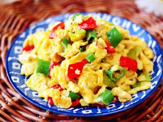 14、杭椒炒鹌鹑蛋,香味浓郁又营养丰富。