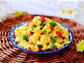 15、杭椒炒鹌鹑蛋,绝对的下饭菜和下酒菜，每次炒一盘不够吃。