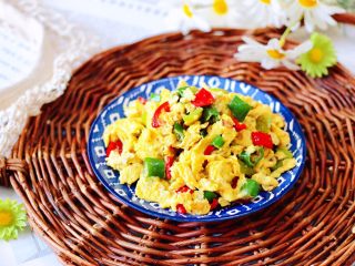 16、杭椒炒鹌鹑蛋,成品一