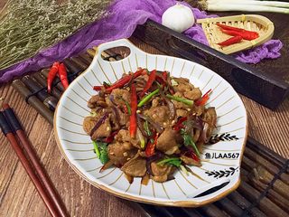 19、炒羊肉,装盘食用