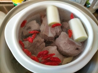 11、清亮排骨汤,入枸杞