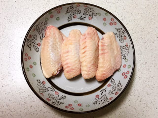 1、可乐鸡趐,鸡翅中4个