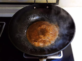 25、可乐鸡趐,烧开后调匀，浇汁做好了