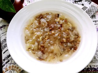 8、润燥瘦身,芒果银耳布丁,也可以加燕麦来炖,补充更多膳食纤维和矿物质维生素