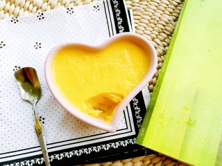 16、润燥瘦身,芒果银耳布丁,芒香清甜、奶冻细滑,中间又能品尝到银耳羹的软糯,作为点心提神瘦身又养颜