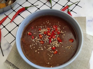 12、香辣沾串,撒上小米椒和芝麻