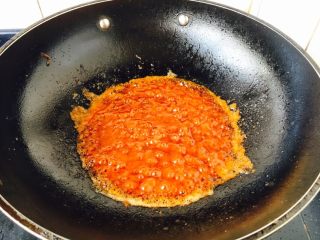 17、茄汁焖大虾,大火把茄汁炒匀