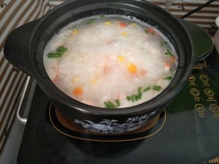 10、海鲜砂锅粥(宝宝辅食),加入少许葱花即可