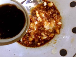 18、凉拌苦瓜,放入适量陈醋