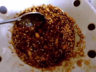 21、凉拌苦瓜,调料汁拌匀