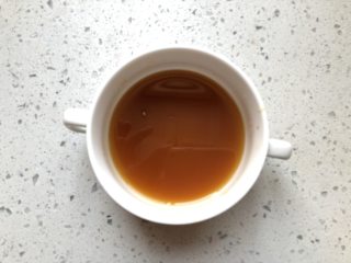 10、锅包肉,将调料全部倒入碗中调匀