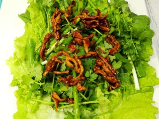 12、【Cathy边吃边营养】—营养低脂打包杂粮饭,放入刚做好的肉丝酱,根据自己口味添加