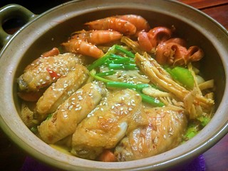 18、麻辣香锅,出锅，撒上芝麻，可以再撒上香菜，我没有，所以没放