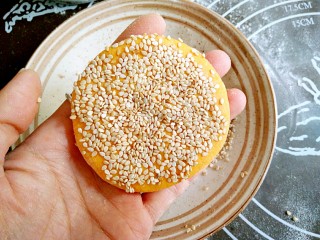 16、做饼+南瓜饼,一面沾芝麻。