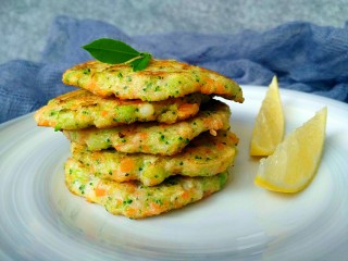 12、鲜虾蔬菜饼,成品。