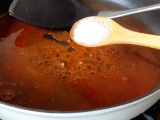 11、茄汁带鱼(罐头),再加适量白糖。