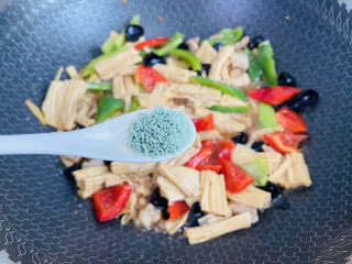 17、青椒炒腐竹,蔬之鲜调味