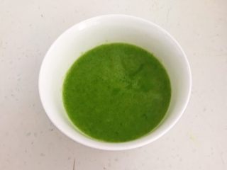 4、健康烧烤  电烤羊肉串,把葱姜打成末