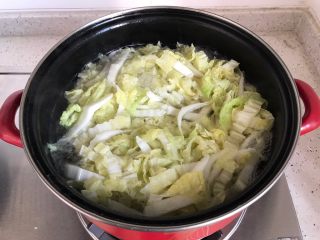 14、一鸡两吃（白切鸡  鸡汤白菜）,中大火煮2.3分钟