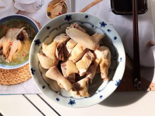 18、一鸡两吃（白切鸡  鸡汤白菜）,搞定，可以开吃了