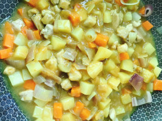 12、咖喱饭????,完全融化入味了即可。