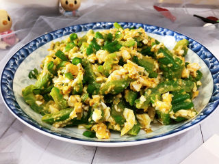 20、蛋黄焗苦瓜,这道菜，做法简单快速，苦瓜爽脆多汁，裹满蛋黄，咸鲜微苦，十分开胃，喜欢的小伙伴们一起来试试吧????