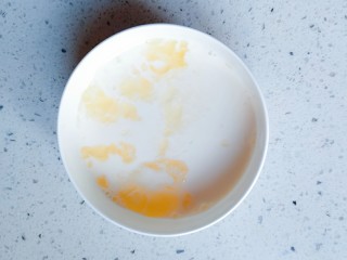 17、午后时光_红枣双皮奶,牛奶和蛋清混合的样子