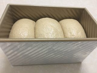 18、全麦吐司,二发八分满即可。